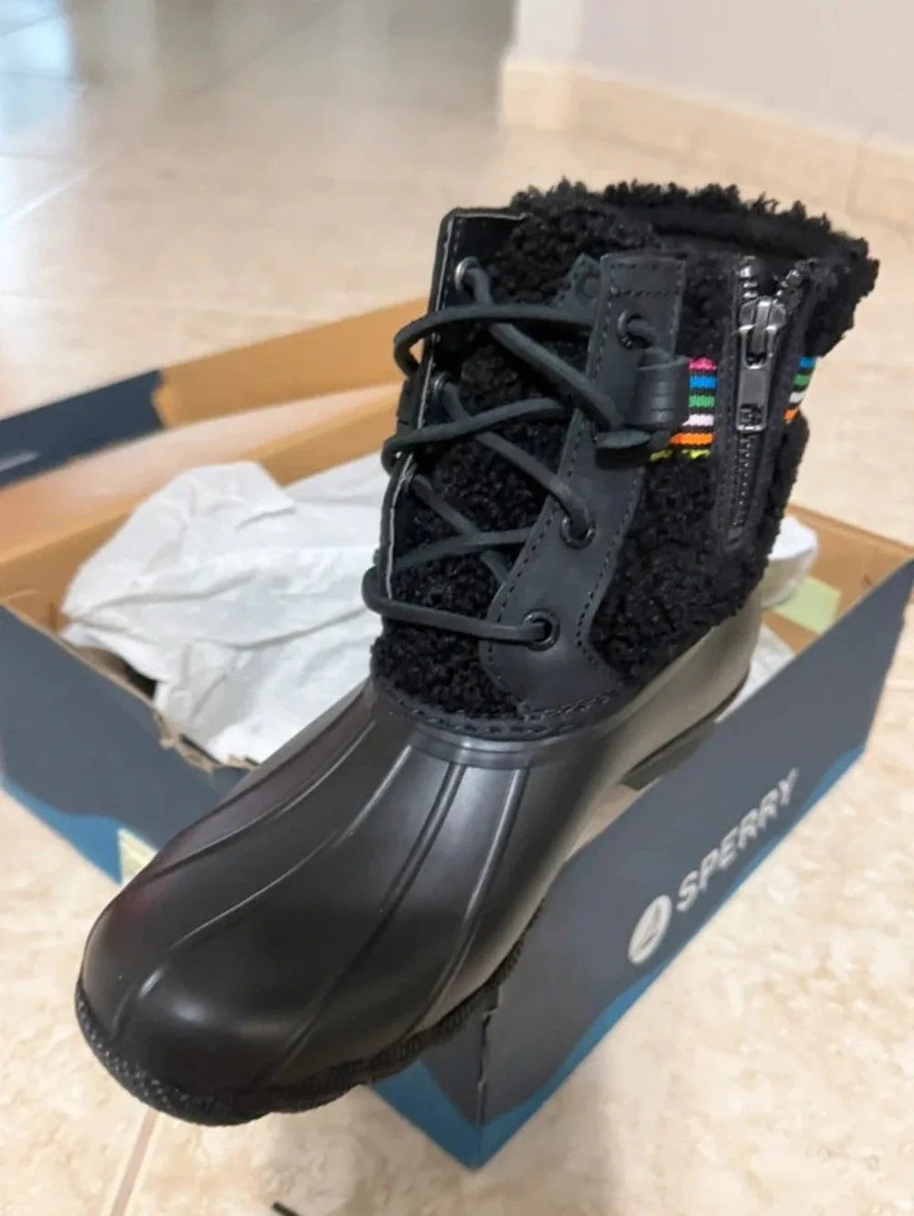 NIB Sperry Saltwater Sherpa Black Duck Boots Size 5 M